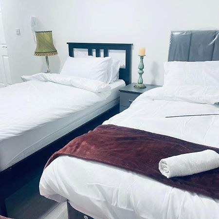 1 Bed Apartment With 2 Beds 1 Double Plus 1 Single Birmingham Exteriér fotografie