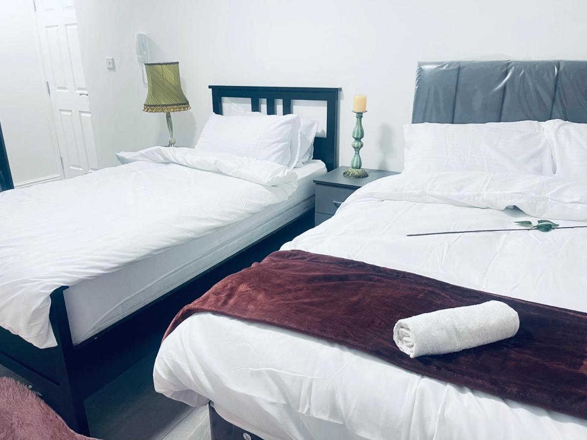 1 Bed Apartment With 2 Beds 1 Double Plus 1 Single Birmingham Exteriér fotografie