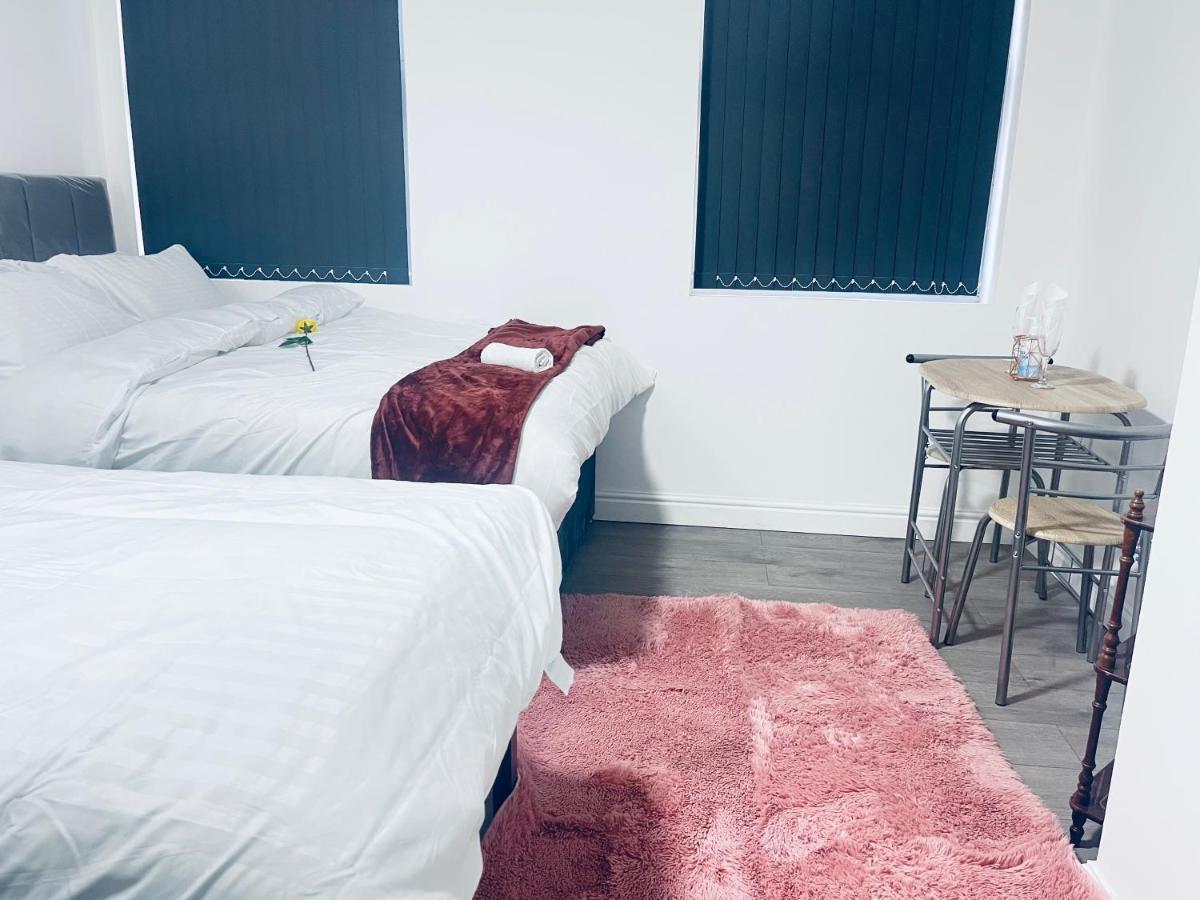 1 Bed Apartment With 2 Beds 1 Double Plus 1 Single Birmingham Exteriér fotografie