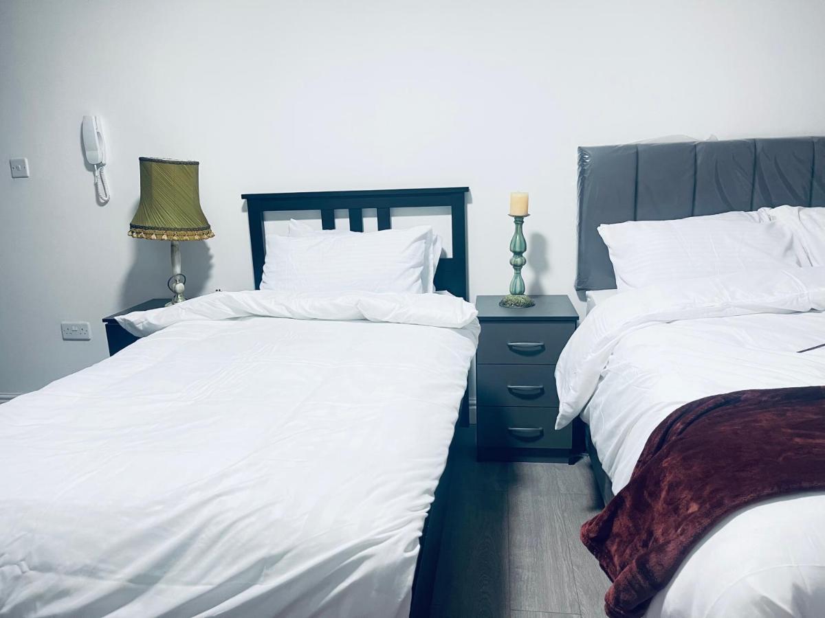 1 Bed Apartment With 2 Beds 1 Double Plus 1 Single Birmingham Exteriér fotografie