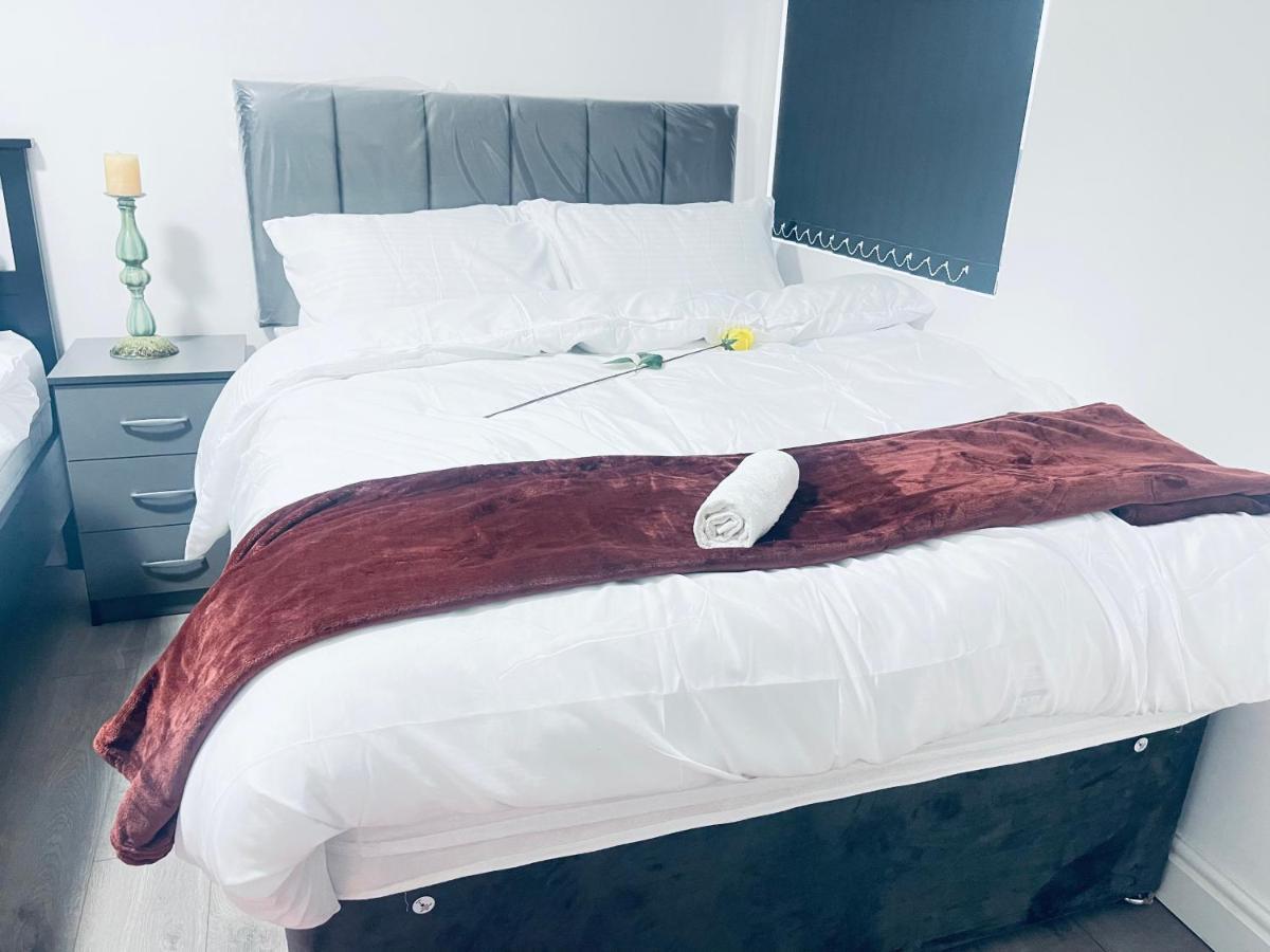 1 Bed Apartment With 2 Beds 1 Double Plus 1 Single Birmingham Exteriér fotografie